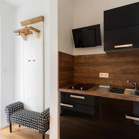 Litzi Apartment- Kostenloser Parkplatz & Privater Eingang