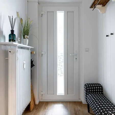 Litzi Apartment- Kostenloser Parkplatz & Privater Eingang Appartement *