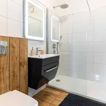 Litzi Apartment- Kostenloser Parkplatz & Privater Eingang Appartement Baden-Baden